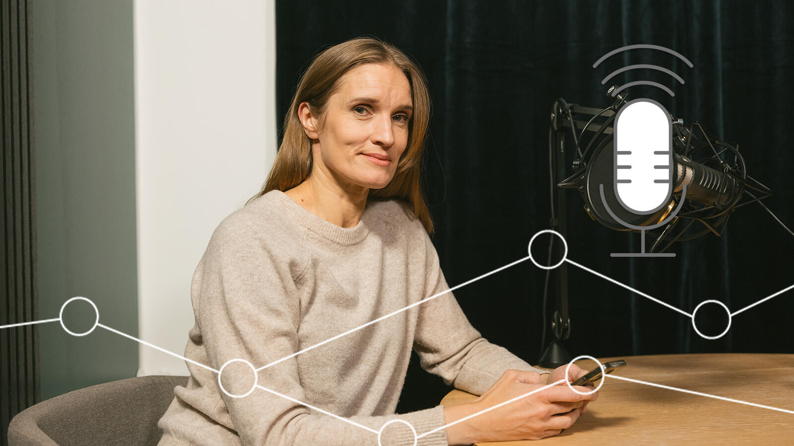 Outi Sivonen Optimistit-yrityspodcast -vieraana