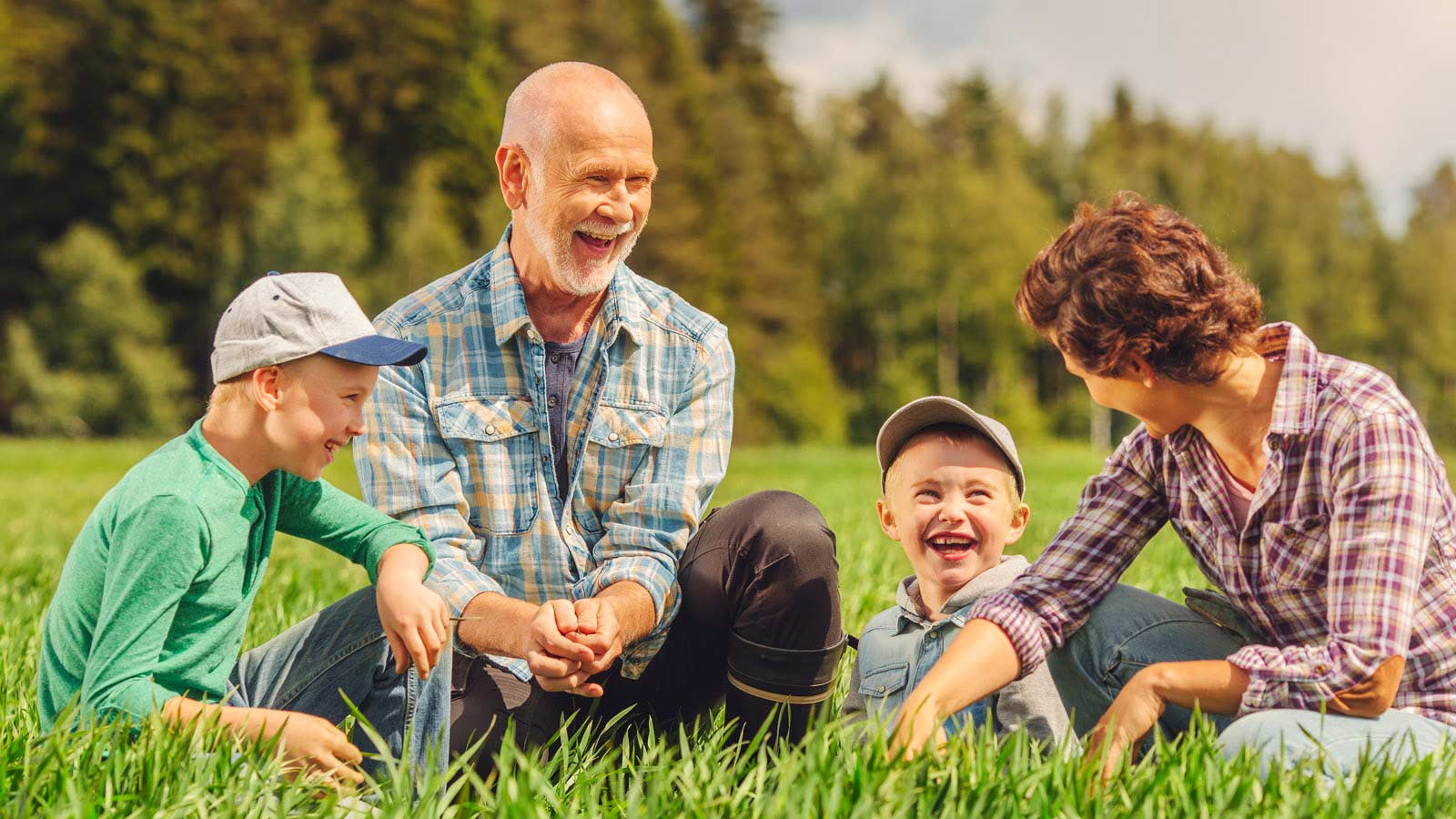 Kolme sukupolvea pellolla