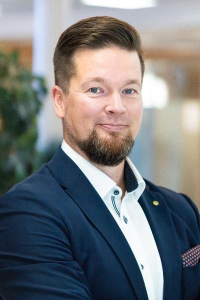 Lauri Lindholm henkilökuva